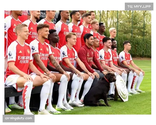 事件通讯：一座社区盾杯，阿森纳全队赛后与患病小球迷共庆